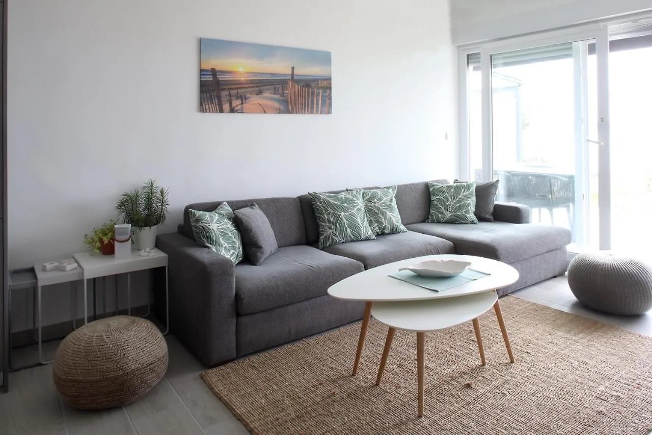 Superb Beachfront Apartment Povljana