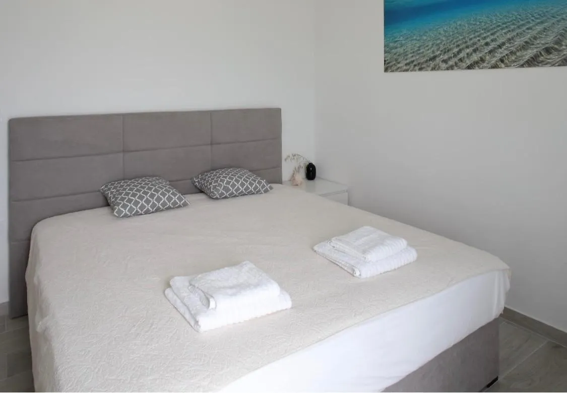 Superb Beachfront Apartment Povljana