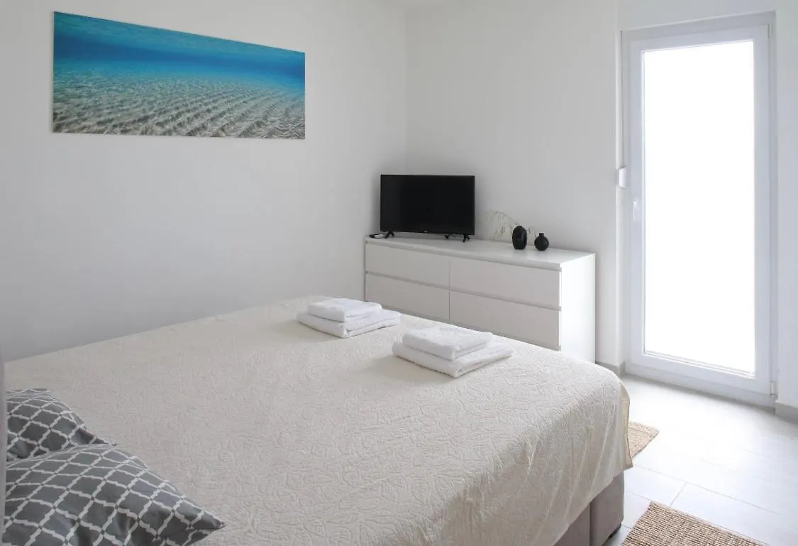 Superb Beachfront Apartment Povljana