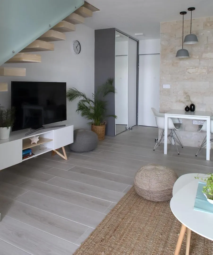 Superb Beachfront Apartment Povljana
